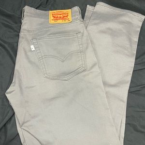 Two pairs men’s Levi’s 31x32